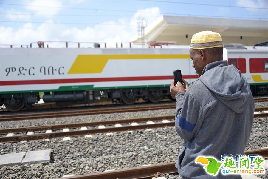 非洲首条中国标准 跨国铁路通车