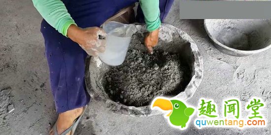 男子矿石中手工提炼出黄金！发大财