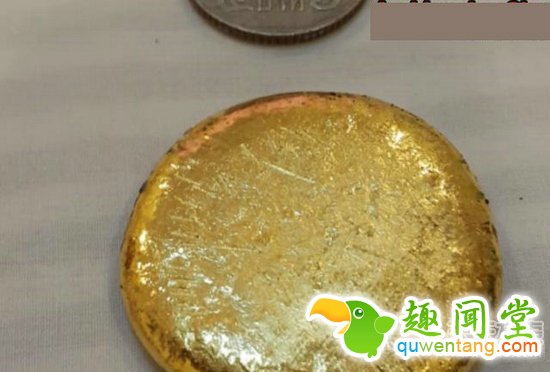 男子矿石中手工提炼出黄金！发大财