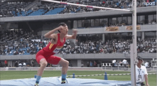 魔怔的运动场不仅盛产表情包，还有不笑出