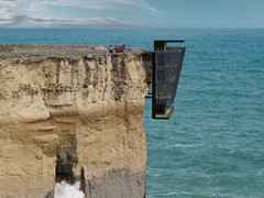 建筑师设计出“悬崖居”