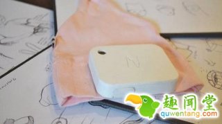 新生儿戴上这个帽子，医护人员就能随时能