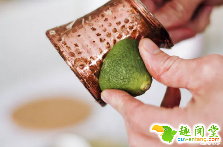 6种意想不到的食物，轻松解决你的厨房污渍苦恼！