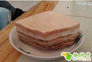 男子挖煤挖到块怪石头，