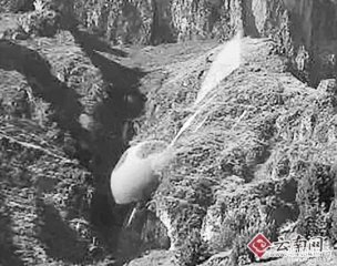 云南拍到如雾似烟飞行物　3秒飞越上千公