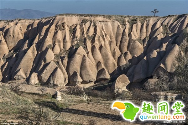 男子家中挖出千年地下城市：深入地表18层！