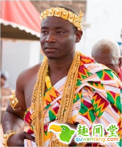 非洲酋长奢靡生活：4000妻妾，死后挑漂亮者陪葬