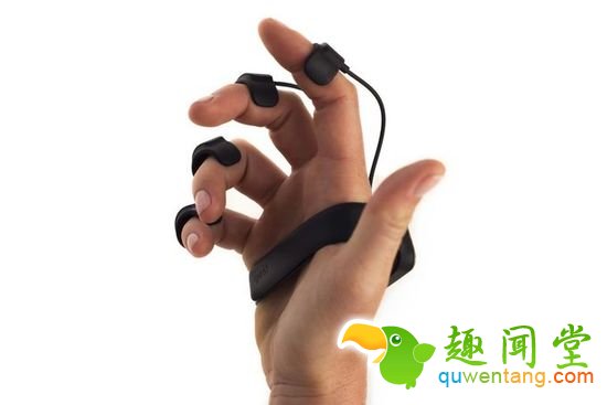炫酷！键盘和鼠标可“戴”在手上 实现隔空输入