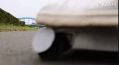 未来的汽车有多便携？笔记本大小，可以放进背包