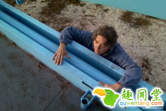 奇闻！英女子嫁给过山车 一起共享烛光晚餐