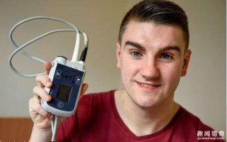 当大家在担心手机没电的时候，他却在害怕