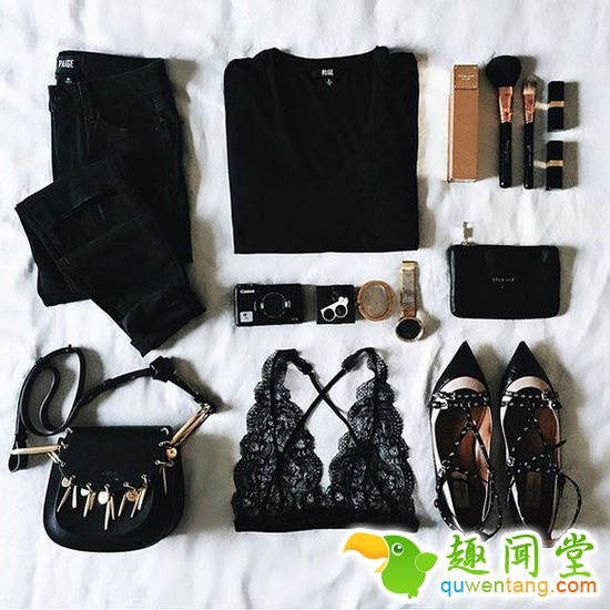 摒弃老套的自拍+v字手，看别人如何心机晒照片！