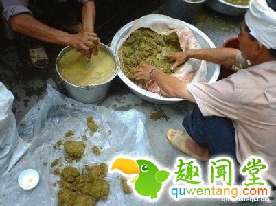 贵州特色美食牛粪火锅：煮时牛粪味，吃时极美味！(2)