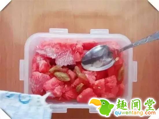 乐趣美食|神一样的吃法，搭配很怪很好吃！