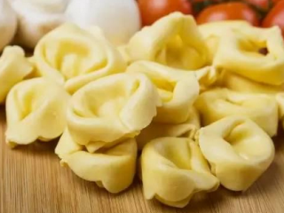 看着像饺子，却又不是饺子，外国类似饺子