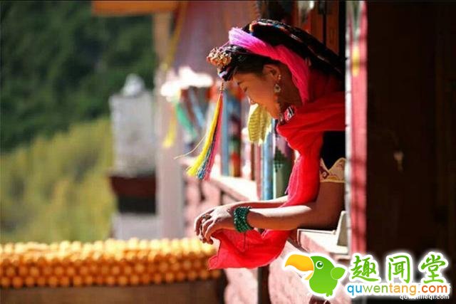 此国女人不固定嫁给一个男人，男人都是半夜溜进女人屋，一早就走