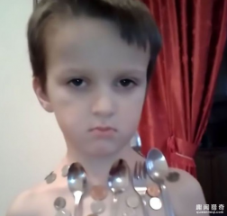 现实中的万磁王！9岁小男孩身上自带磁场