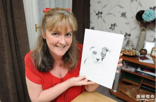 看了我也想去撞墙！英国女子脑震荡后突然