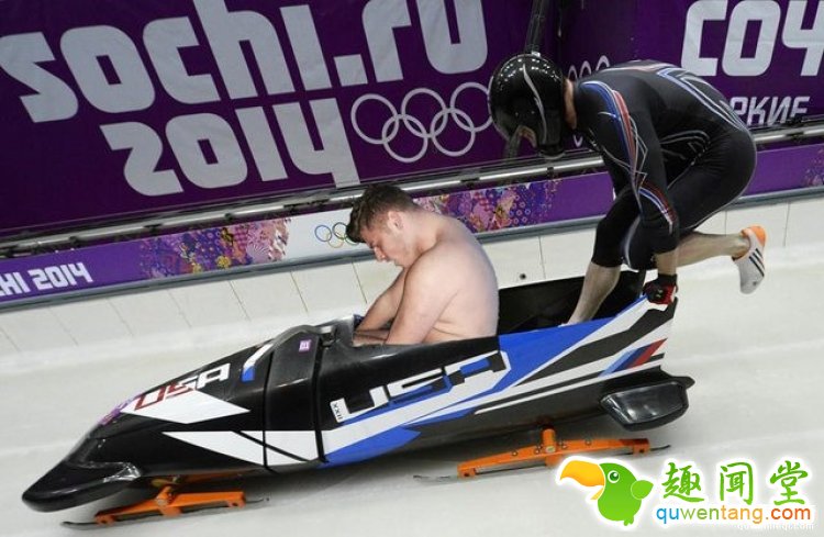 他醉酒照被传到网上后，又被神奇的网友玩坏了