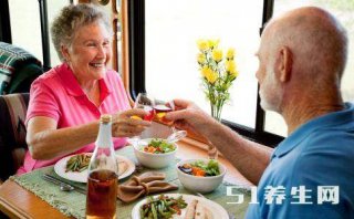 警惕：老人长期吃流食不利于健康